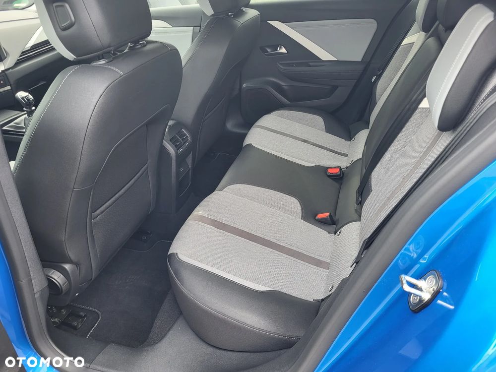 Opel Astra 1.2 Turbo Elegance - 8