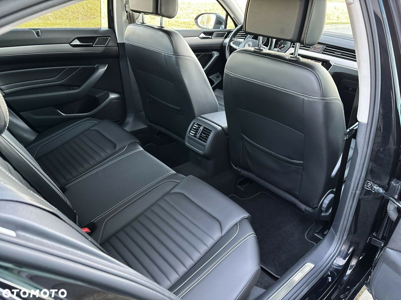 Volkswagen Passat - 17