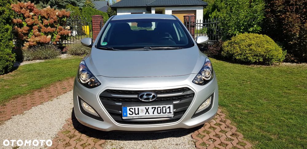 Hyundai i30 blue 1.4 YES Silver