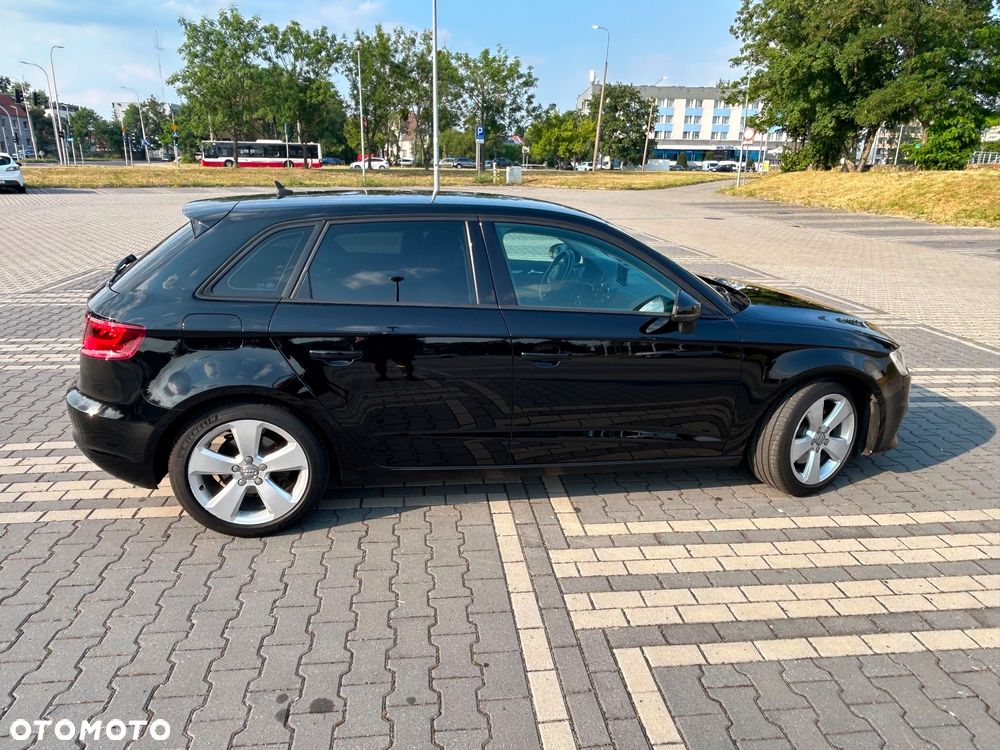 Audi A3 Sportback - 6