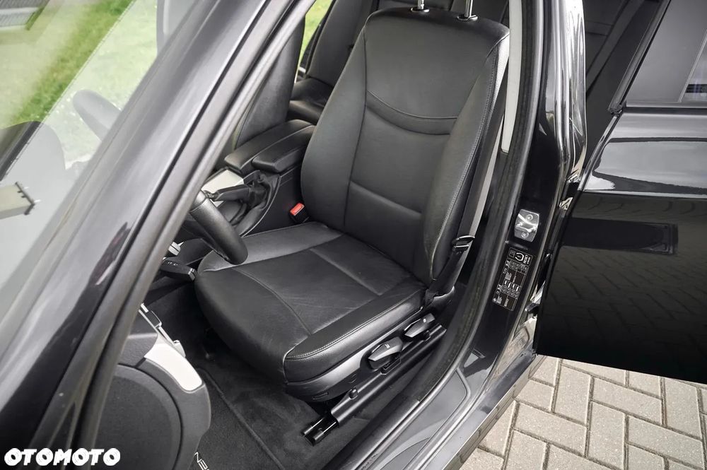 BMW Seria 3 318d DPF Touring Edition Sport - 22