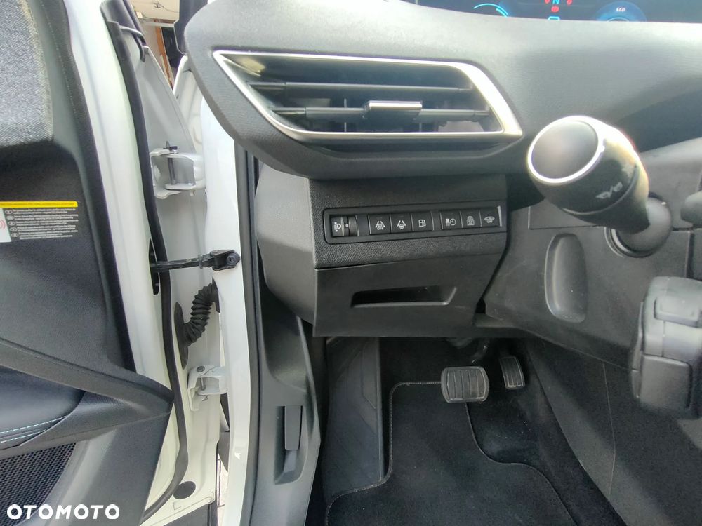 Peugeot 3008 1.6 PureTech Hybrid PHEV Allure Pack S&S EAT8 - 6