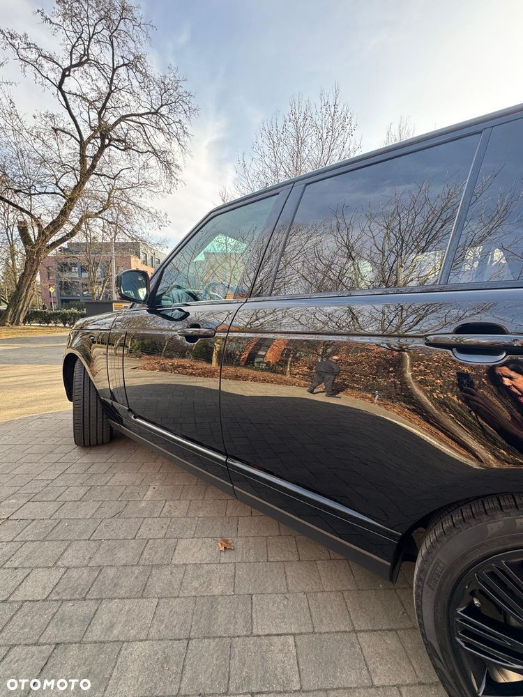 Land Rover Range Rover D300 Autobiography - 4