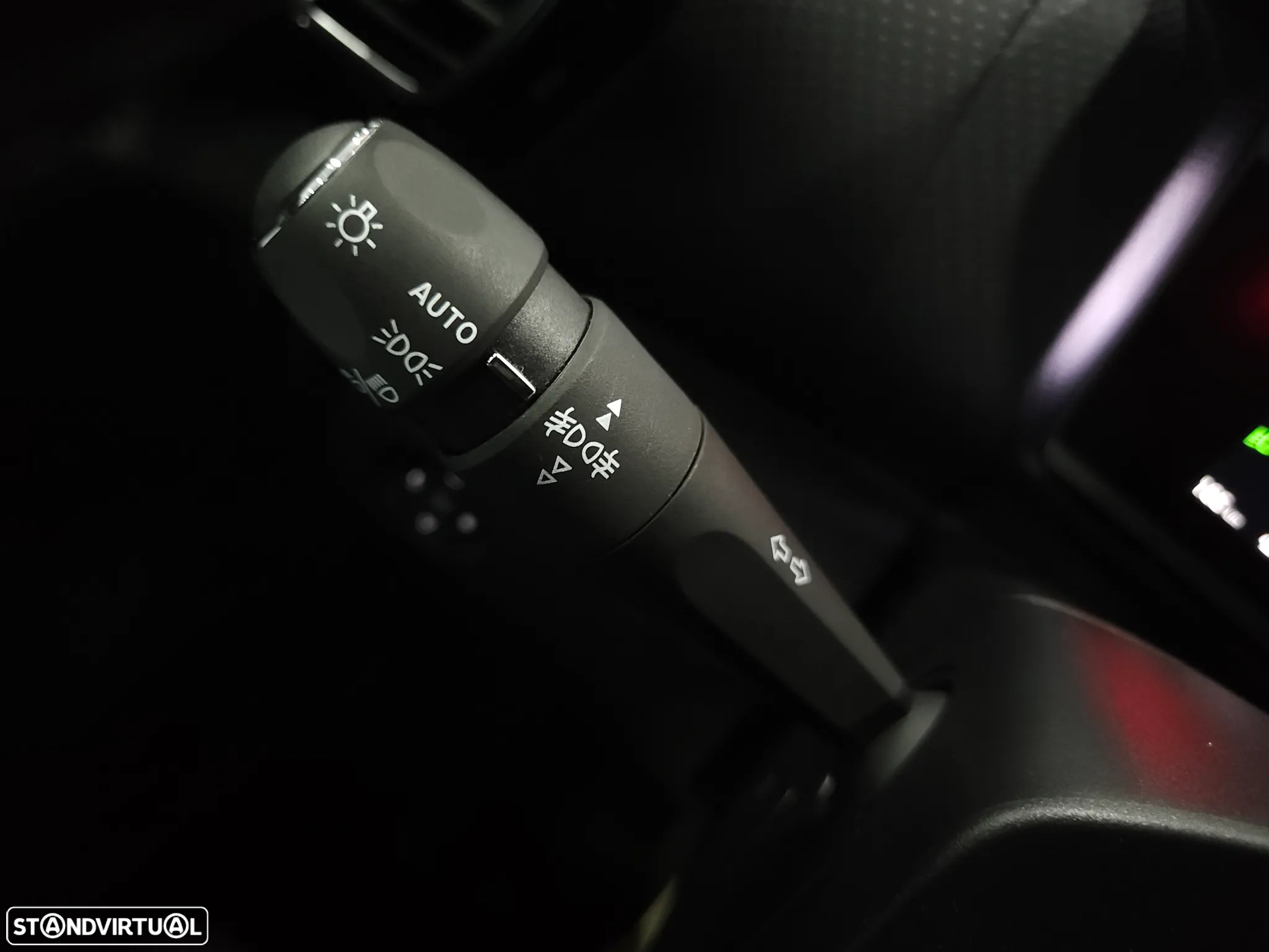 Citroën C4 BlueHDi 130 Stop&Start EAT8 SHINE - 30