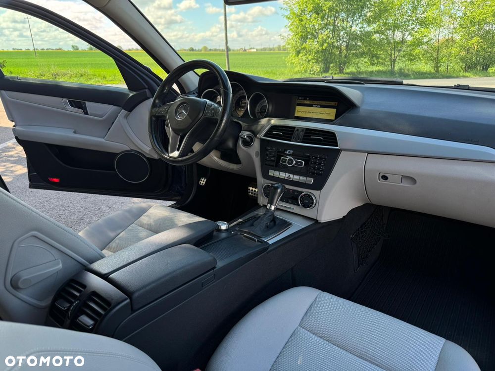 Mercedes-Benz Klasa C 350 CDI DPF 4Matic 7G-TRONIC BlueEFFICIENCY Avantgarde - 13