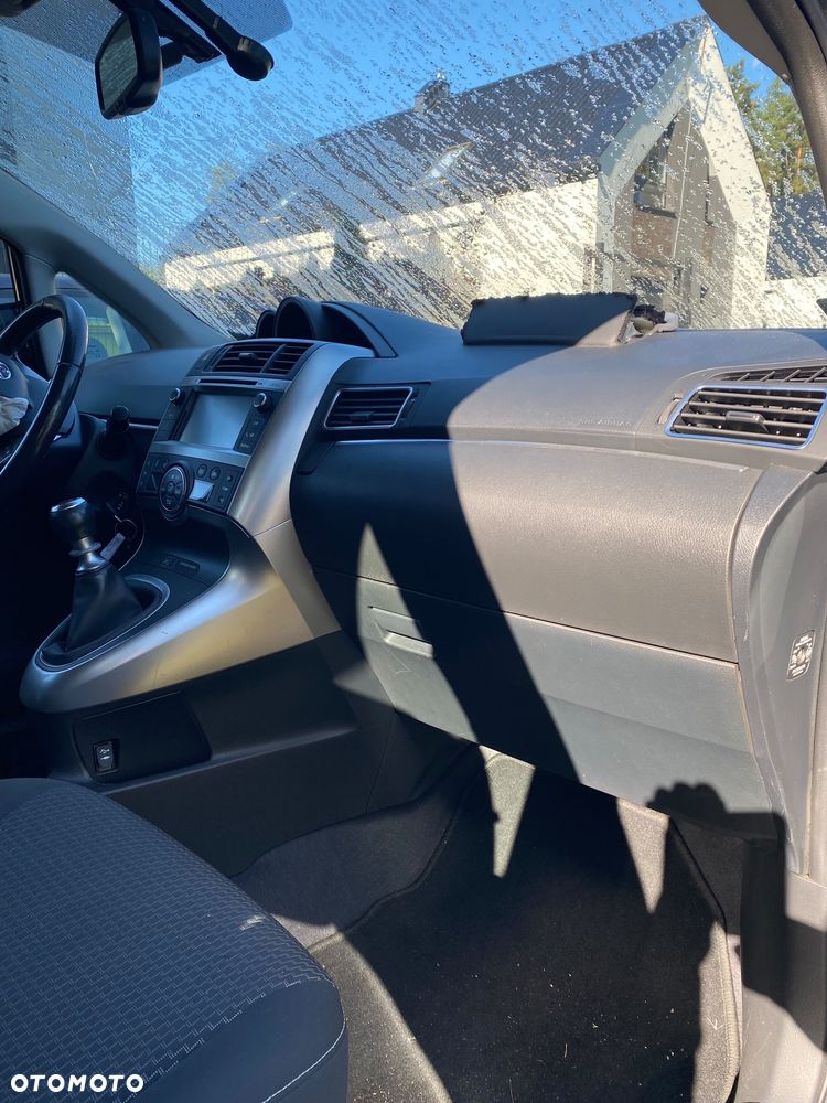Toyota Verso 1.8 Premium 7os - 10