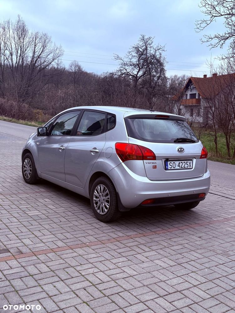 Kia Venga 1.4 L - 6