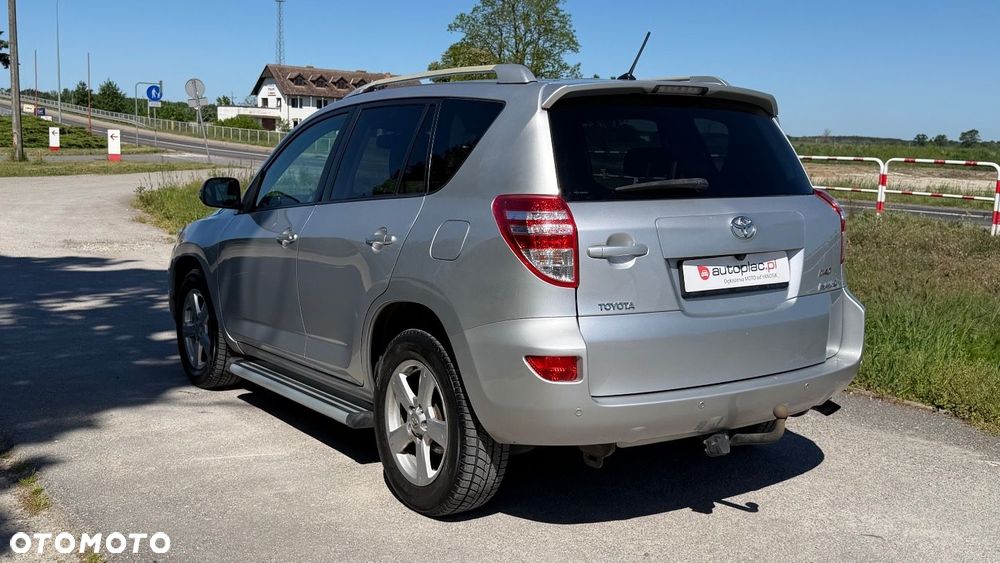 Toyota RAV4 2.2 D-4D Premium - 19