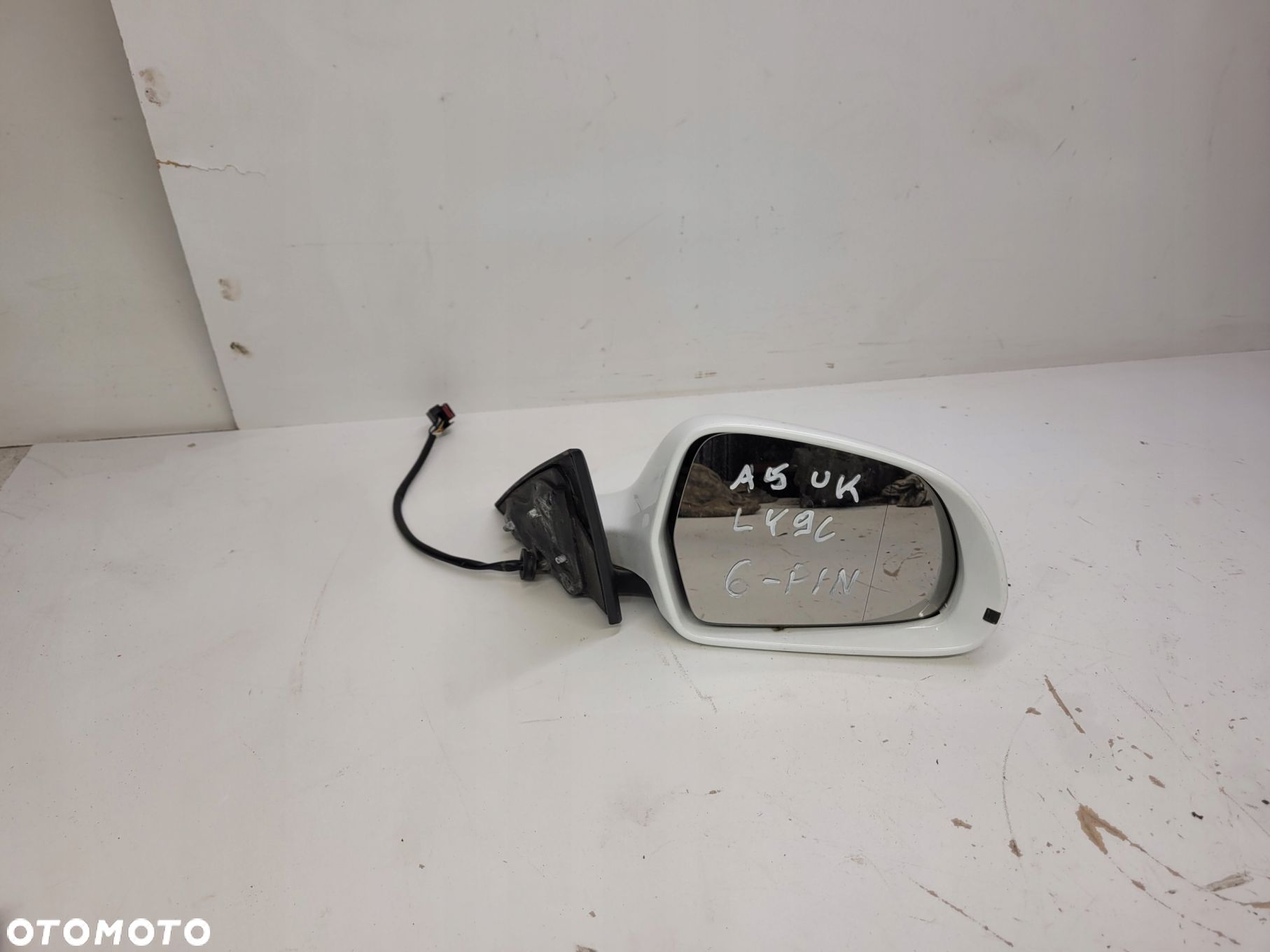 LUSTERKO ZEWNĘTRZNE PRAWE AUDI A5 8T LY9C 6-PIN UK - 1