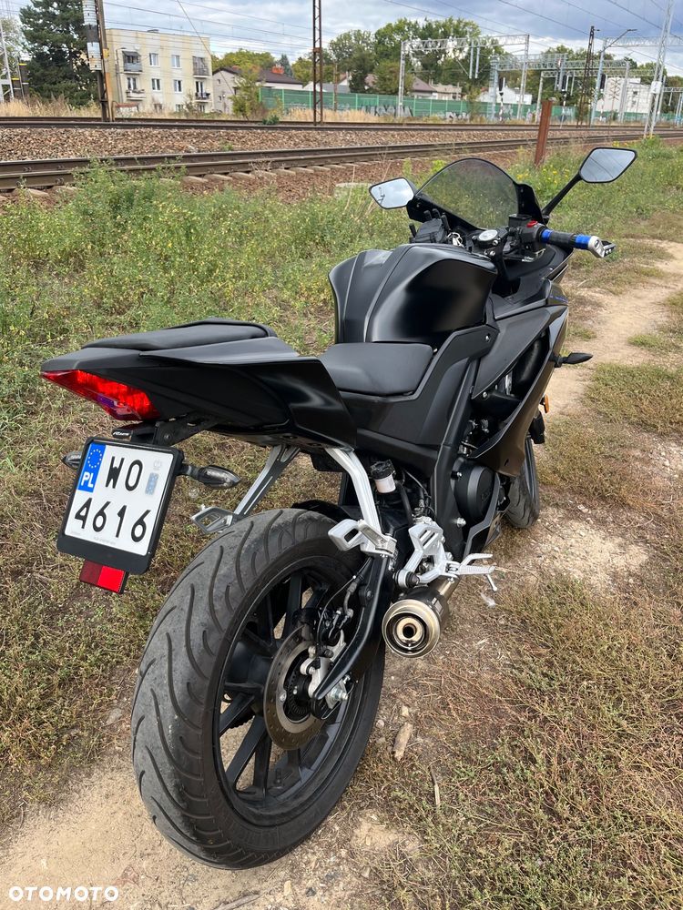 Yamaha YZF - 3