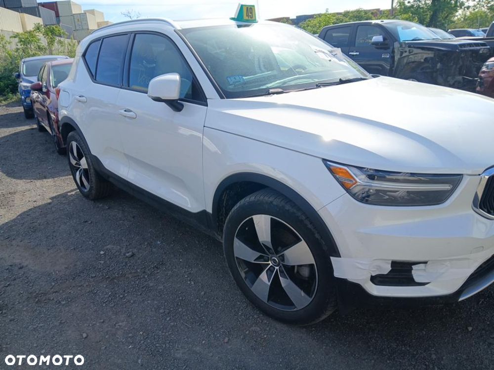 Volvo XC 40 T5 AWD Momentum - 17