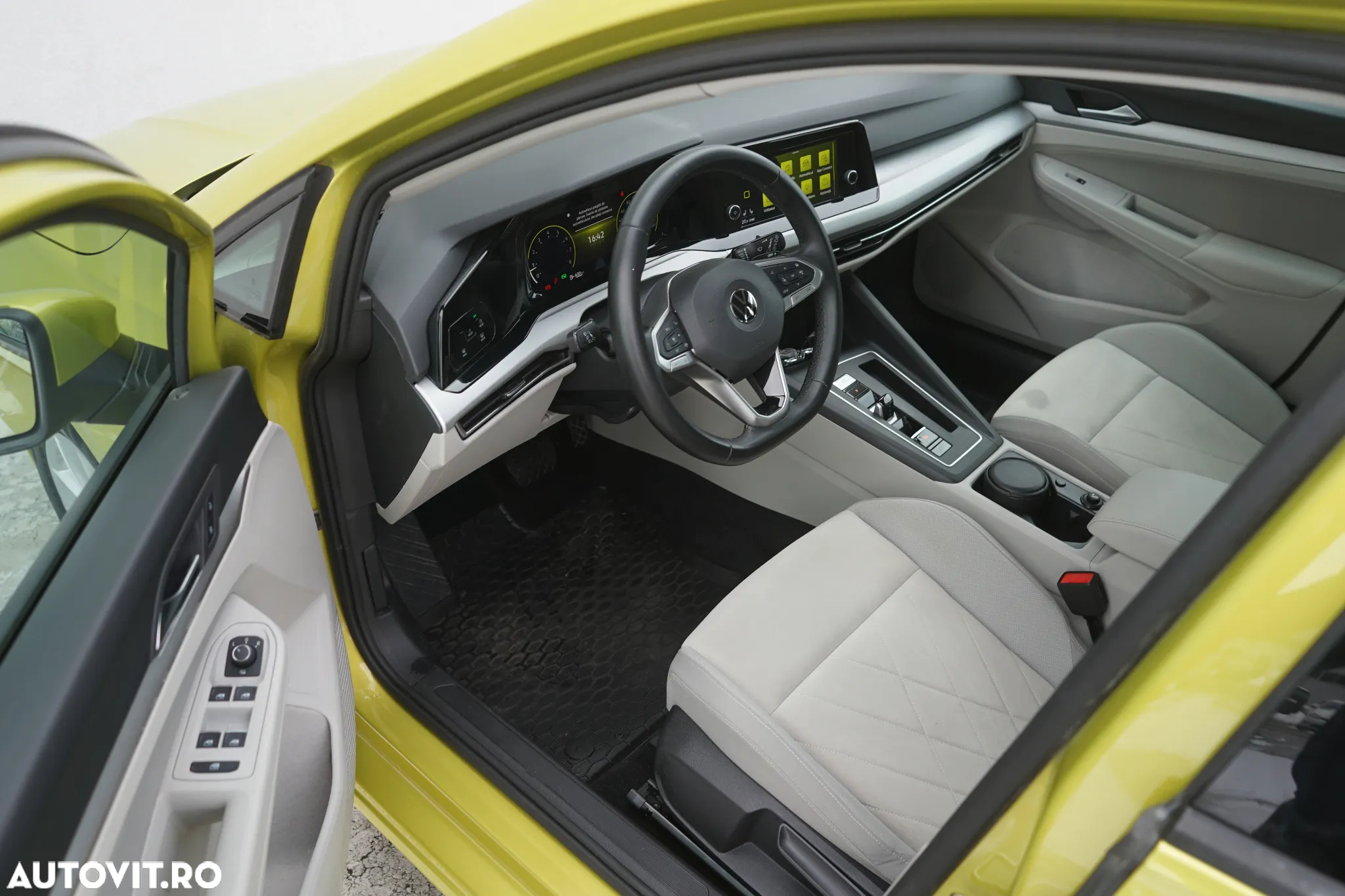 Volkswagen Golf 1.5 eTSI ACT DSG MHEV Life - 11