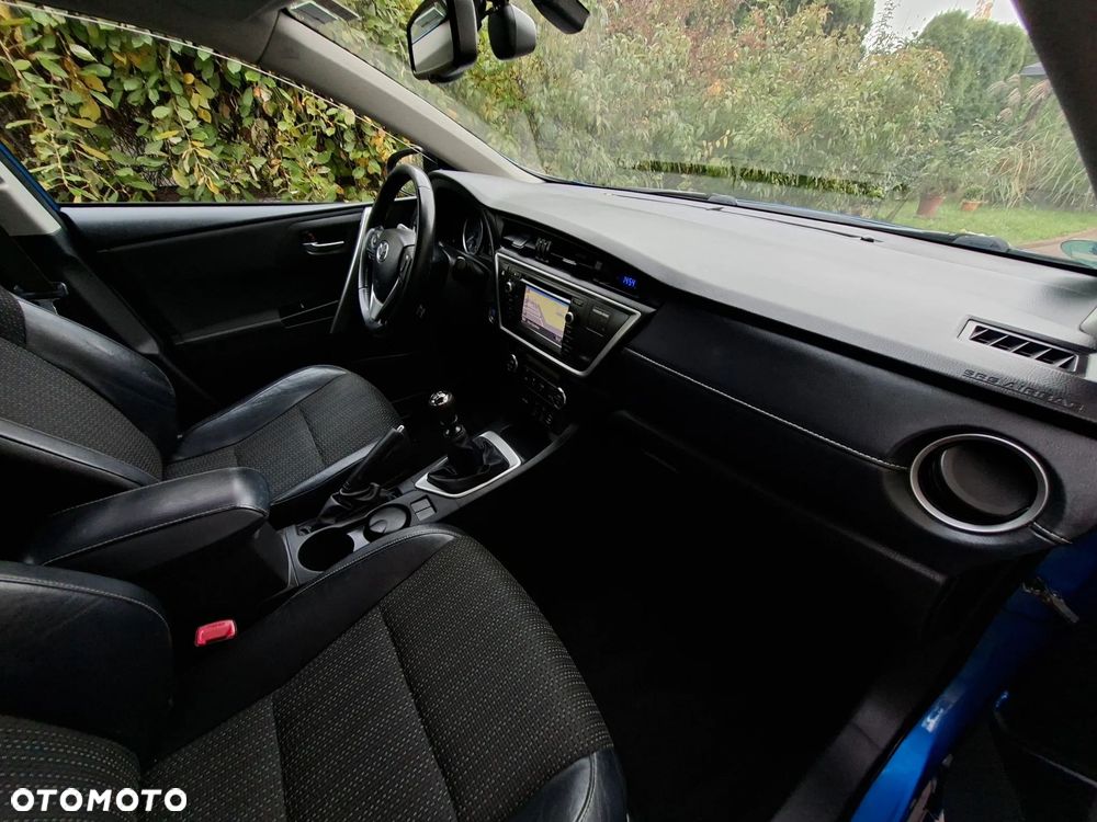 Toyota Auris 1.6 Valvematic Executive - 21