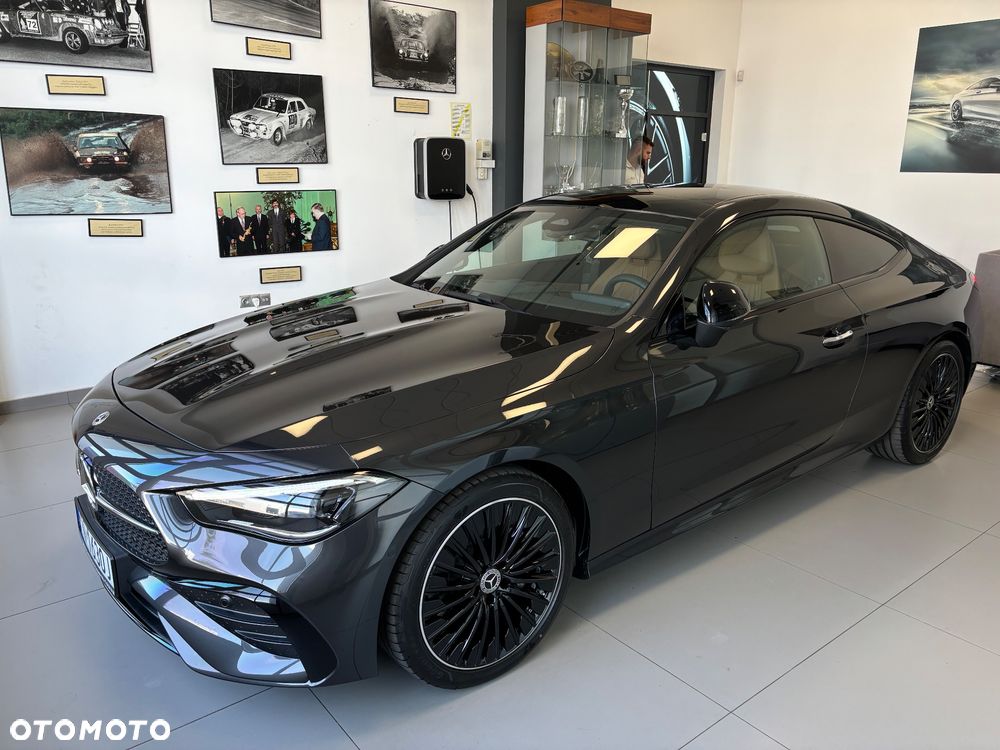 Mercedes-Benz CLE 300 mHEV 4-Matic AMG Line - 1