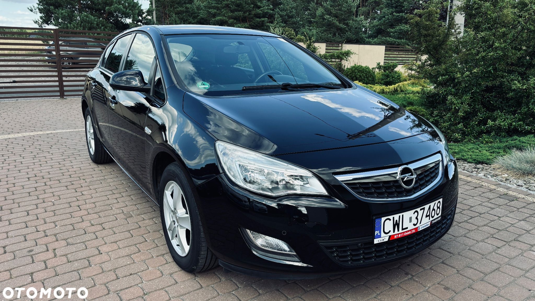 Opel Astra 1.4 Turbo Exklusiv - 1