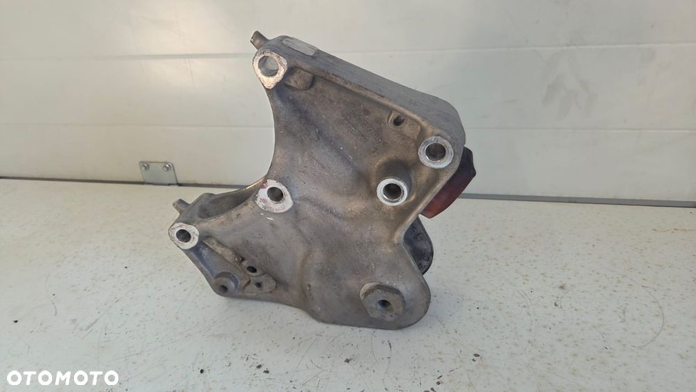 Łapa mocowanie zawieszenia kabiny Scania 2326397 - 1