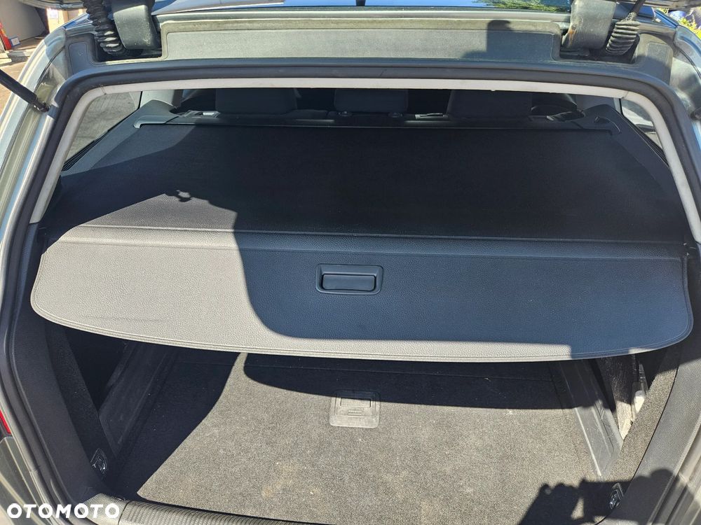 VW PASSAT B6 ROLETA BAGAŻNIKA - 2