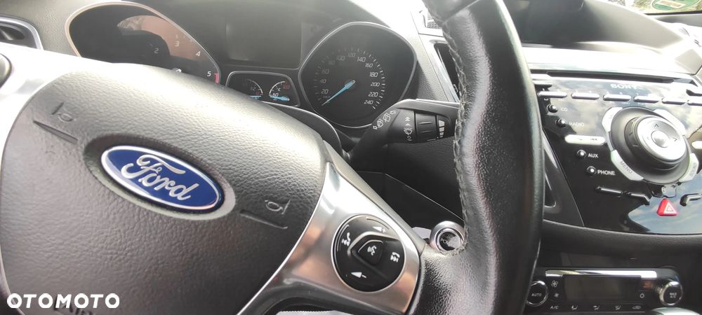 Ford Kuga - 33