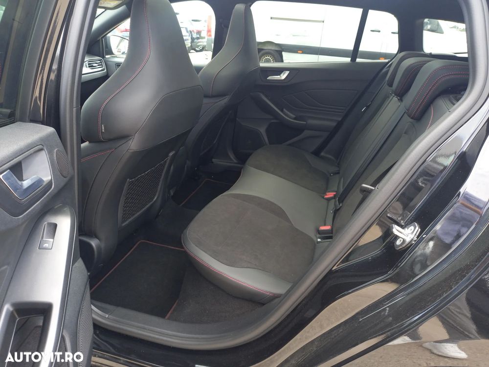 Ford Focus - 13