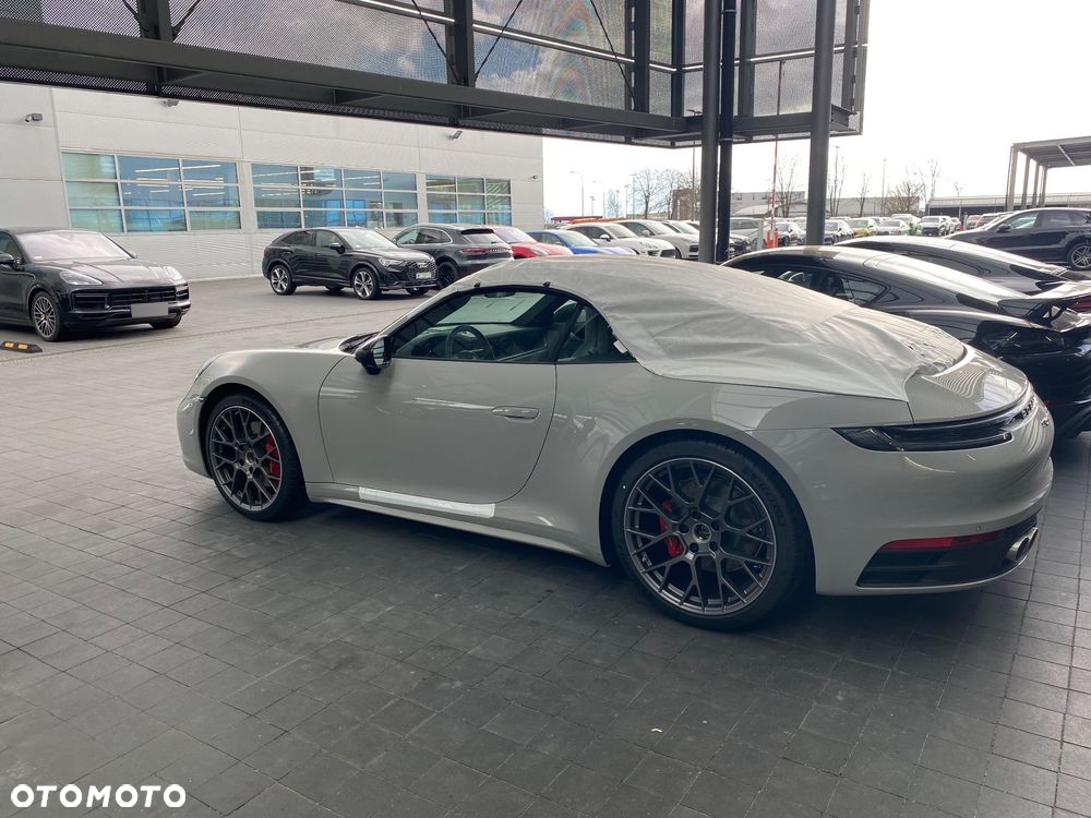 Porsche 911 Carrera 4S Cabrio - 4