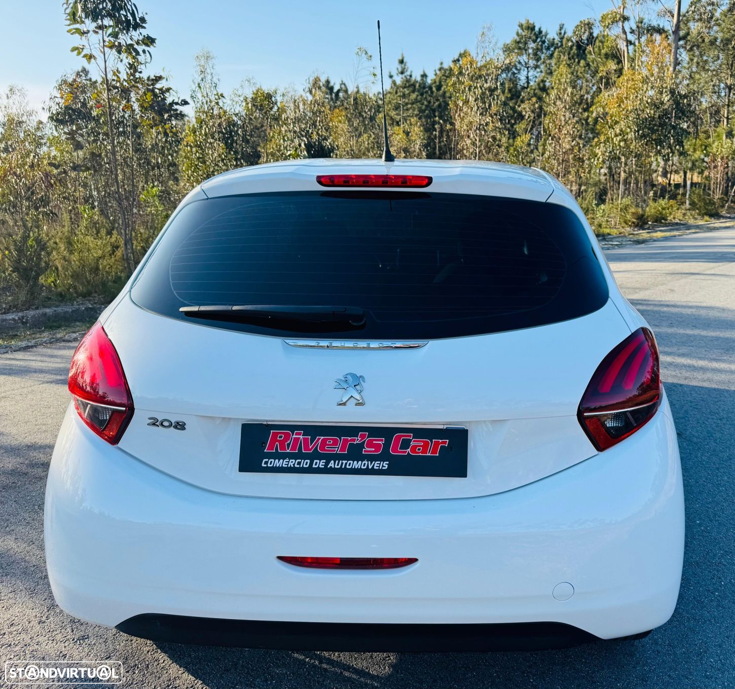 Peugeot 208 1.6 BlueHDi Style - 11