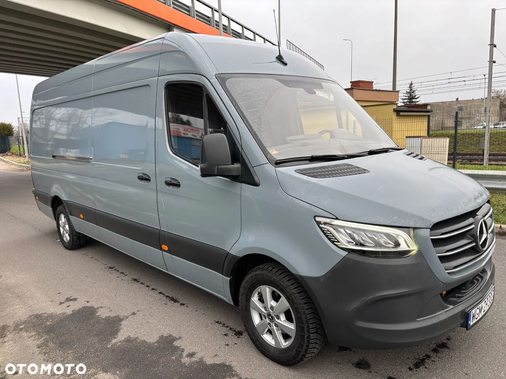 Mercedes-Benz Sprinter - 2