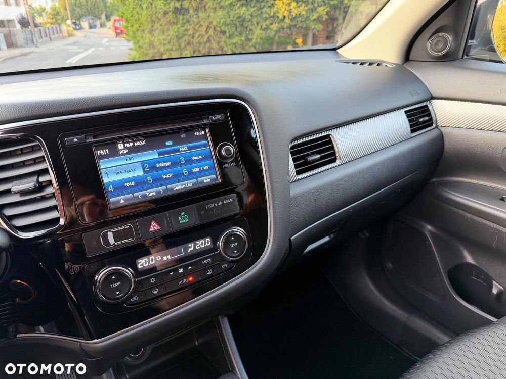 Mitsubishi Outlander - 17