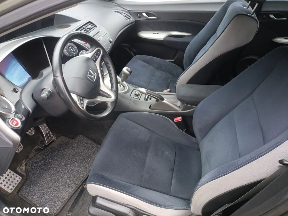 Honda Civic 1.8 Executive - 19