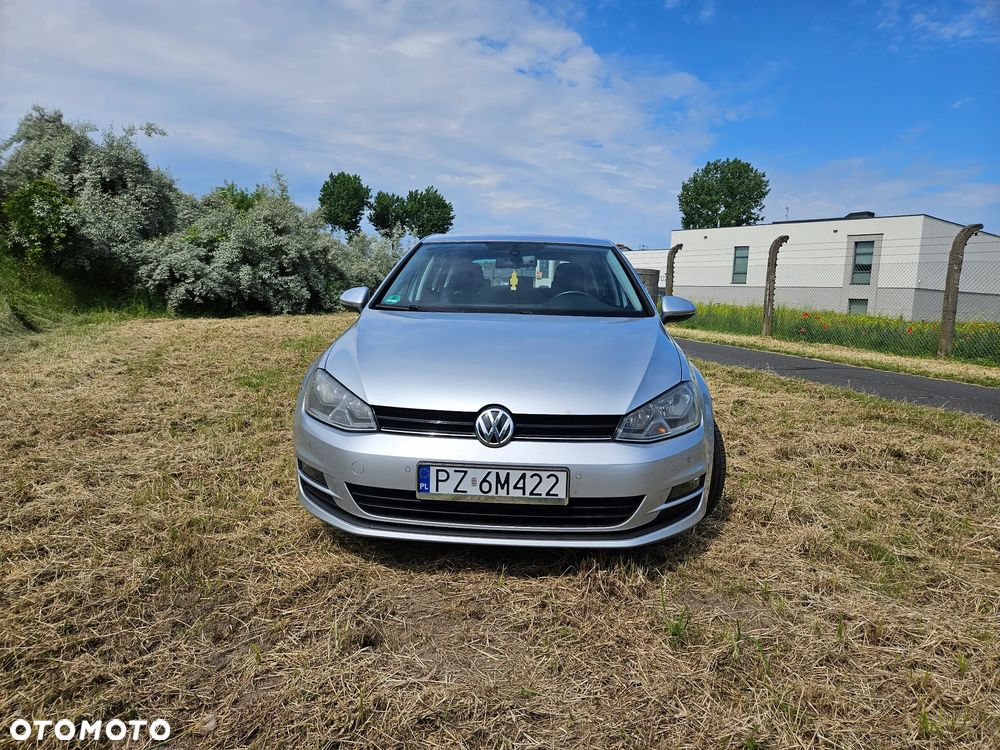 Volkswagen Golf 1.2 TSI BlueMotion Technology Comfortline - 2