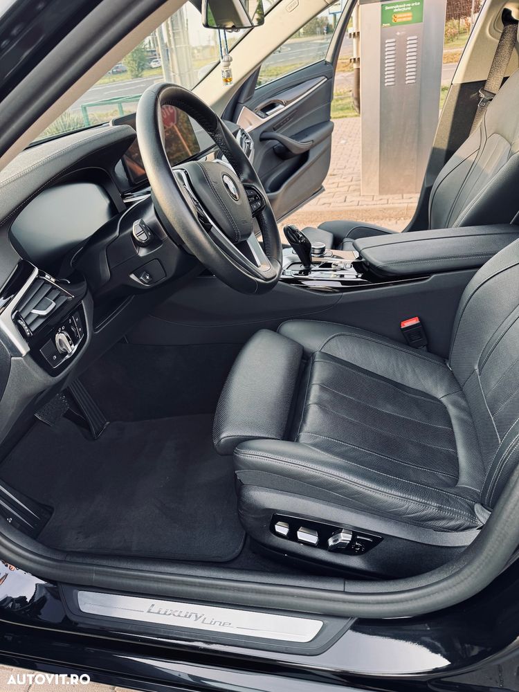 BMW Seria 5 530i xDrive AT MHEV - 17