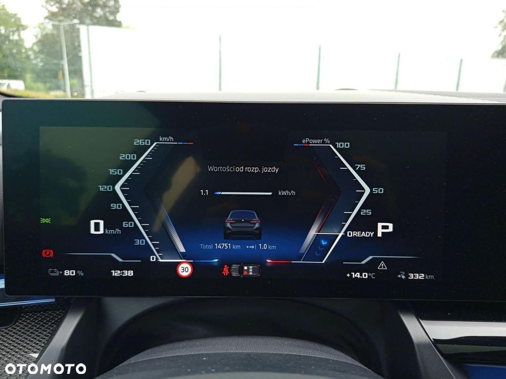 BMW i5 - 13