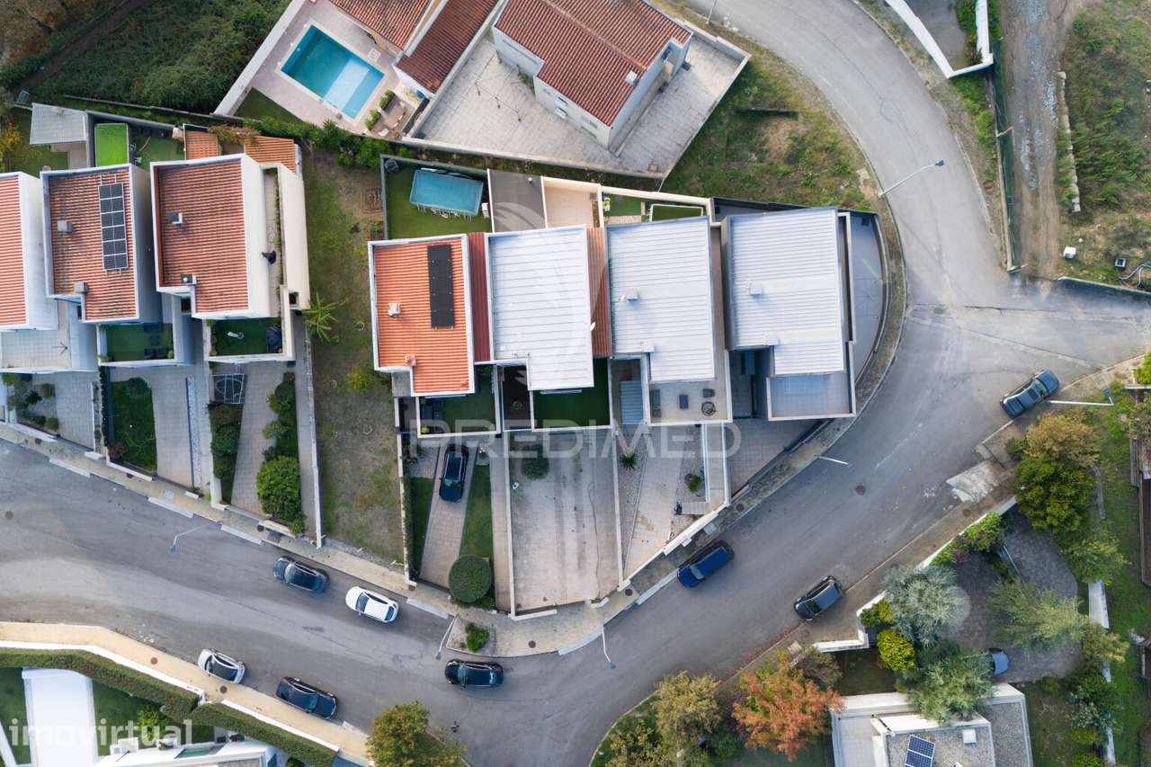 Moradia T3 - Grande imagem: 2/26