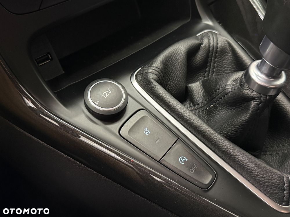 Ford Focus 1.0 EcoBoost Titanium - 25