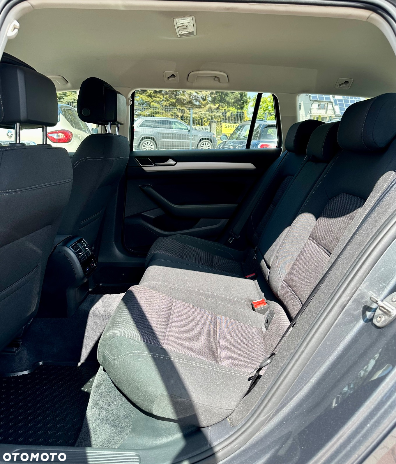 Volkswagen Passat Variant 2.0 TDI SCR DSG Comfortline - 14