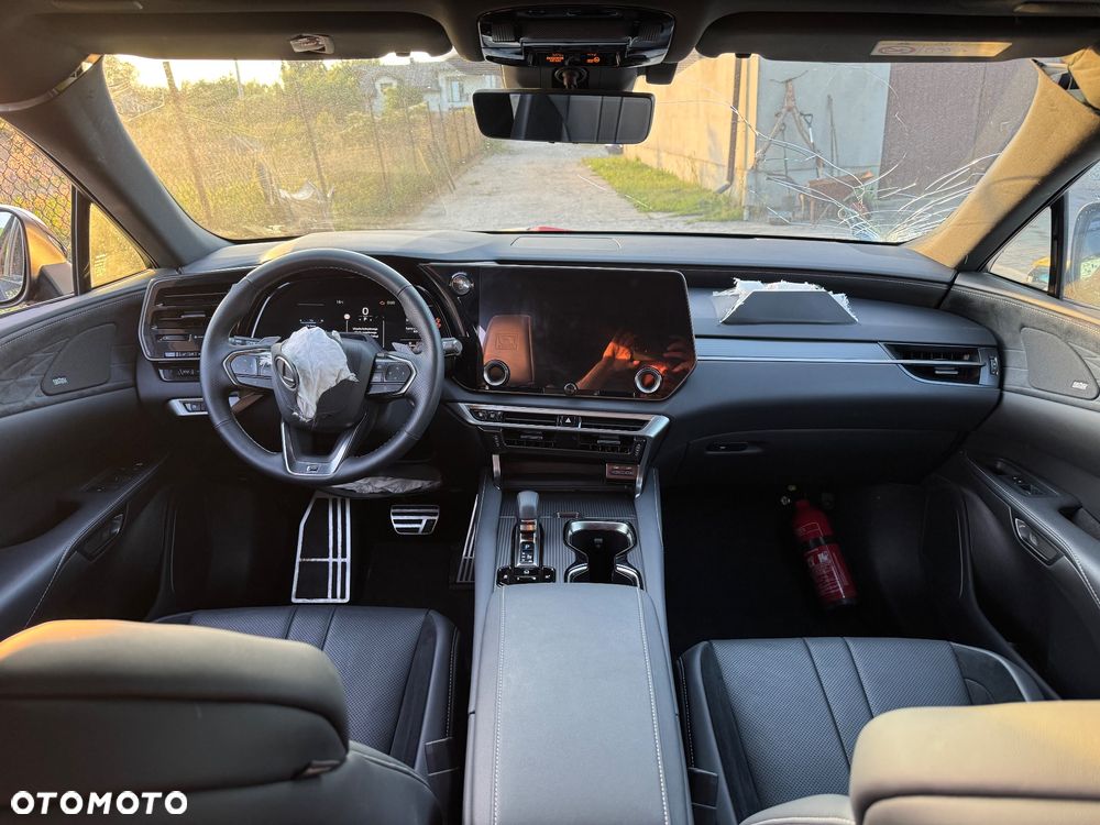 Lexus RX 500h F Sport Edition - 9