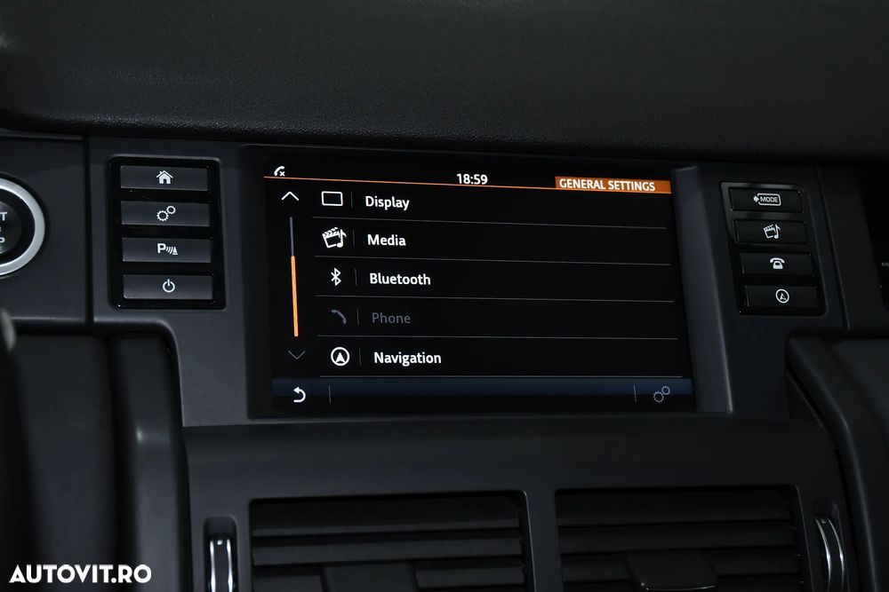 Land Rover Discovery Sport - 28