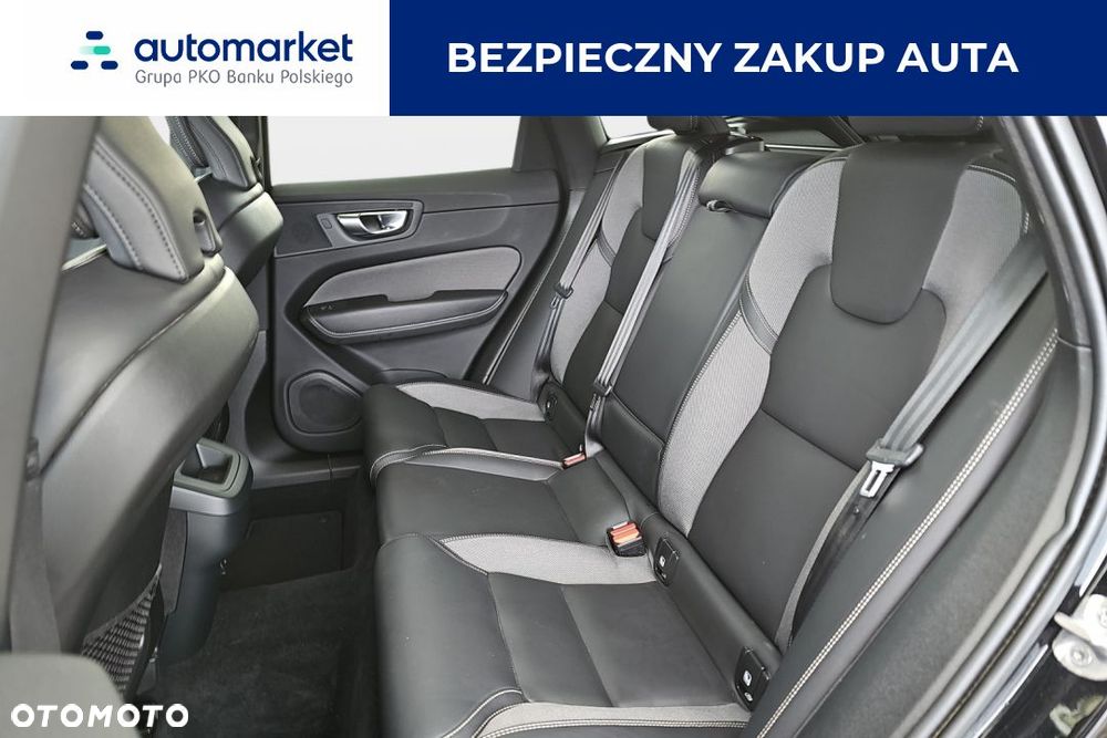 Volvo XC 60 B4 D Plus Dark - 11