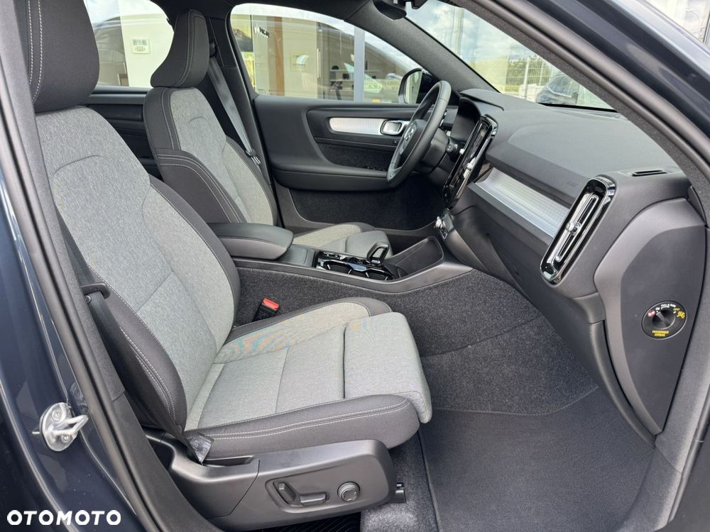 Volvo XC 40 B3 Plus Dark - 15