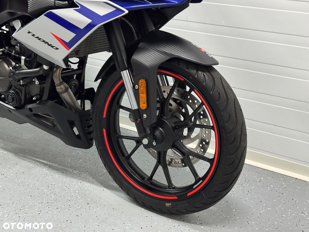 Aprilia Tuono - 10