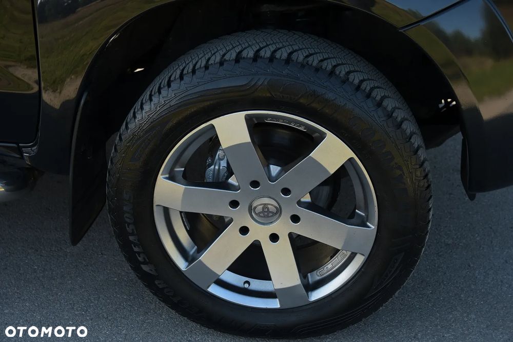 Toyota Hilux 2.5 D-4D SR5 Pakiet Plus - 16