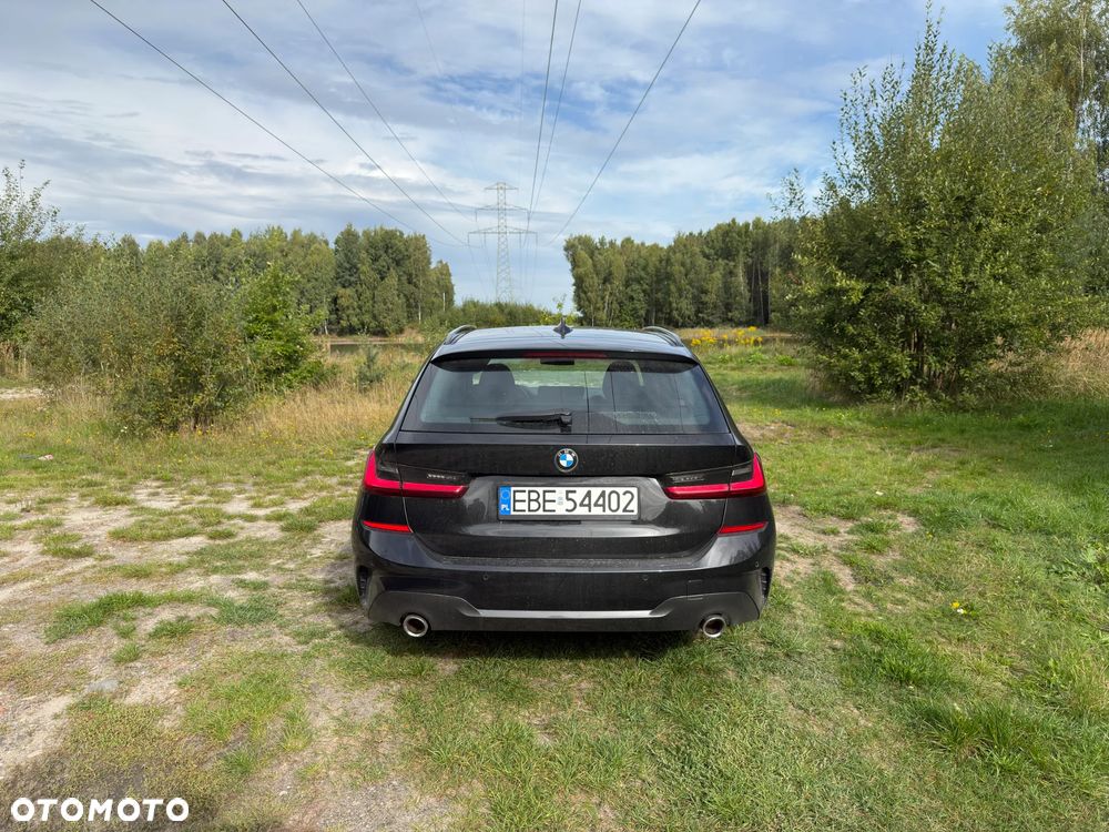 BMW Seria 3 318i M Sport - 4