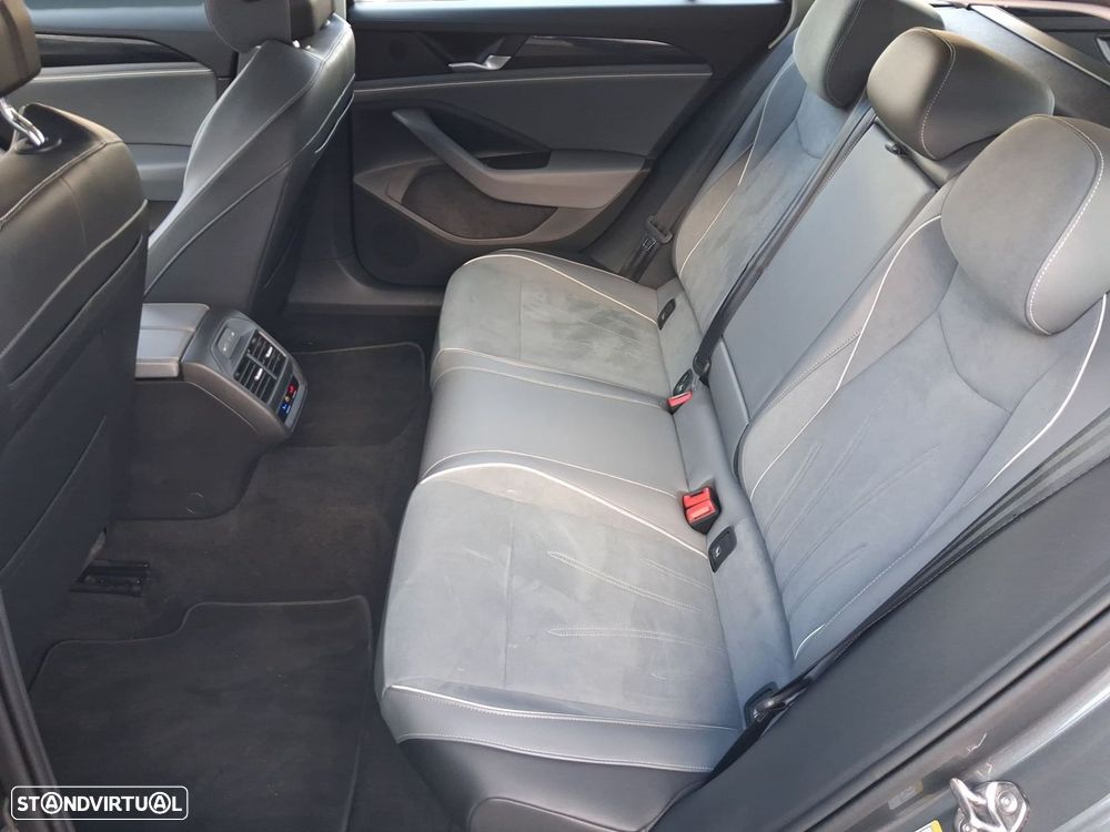 VW Passat Variant 2.0 TDI Business DSG - 6