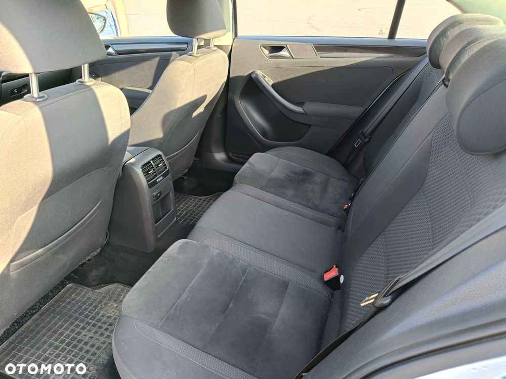 Volkswagen Jetta 1.2 TSI Comfortline - 13