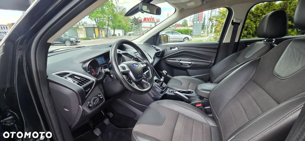 Ford Kuga 2.0 TDCi 2x4 Titanium - 29