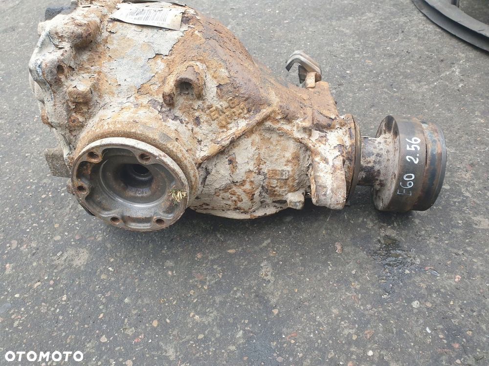 MOST DYFER DYFERENCJAŁ TYLNY TYŁ 2.56 BMW E60 BMW E61 7570477-01 - 5