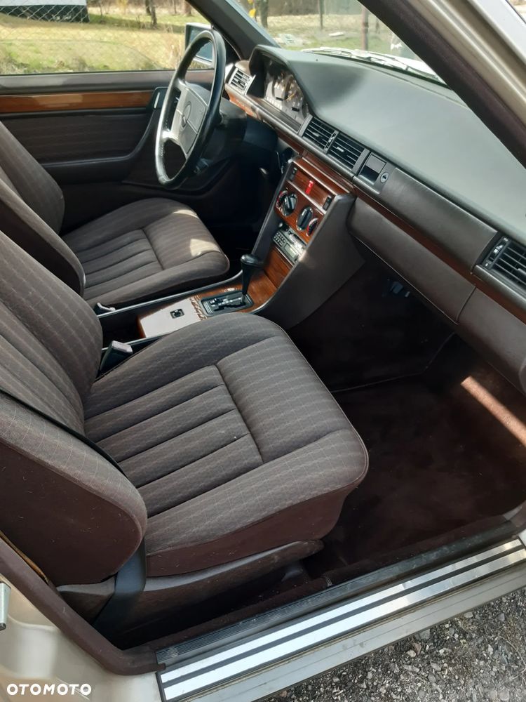 Mercedes-Benz W124 (1984-1993) - 14