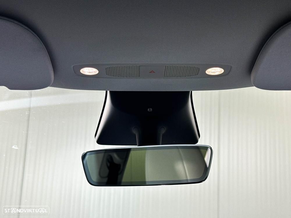 Tesla Model Y Performance Dual Motor AWD - 23