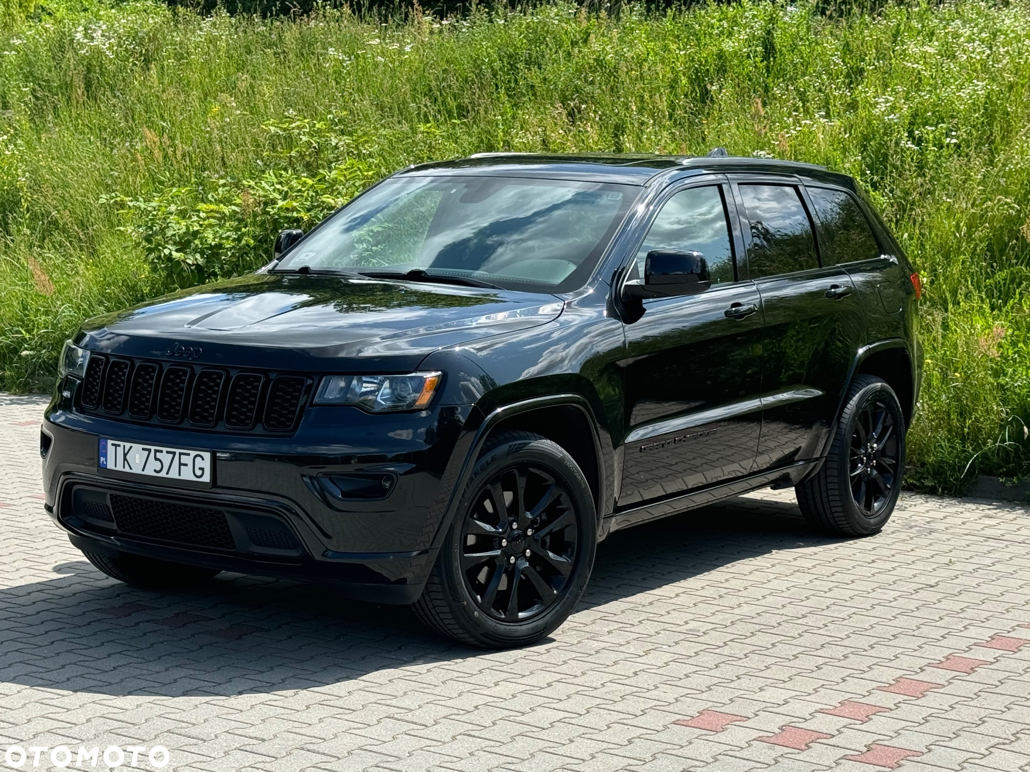 Jeep Grand Cherokee - 22