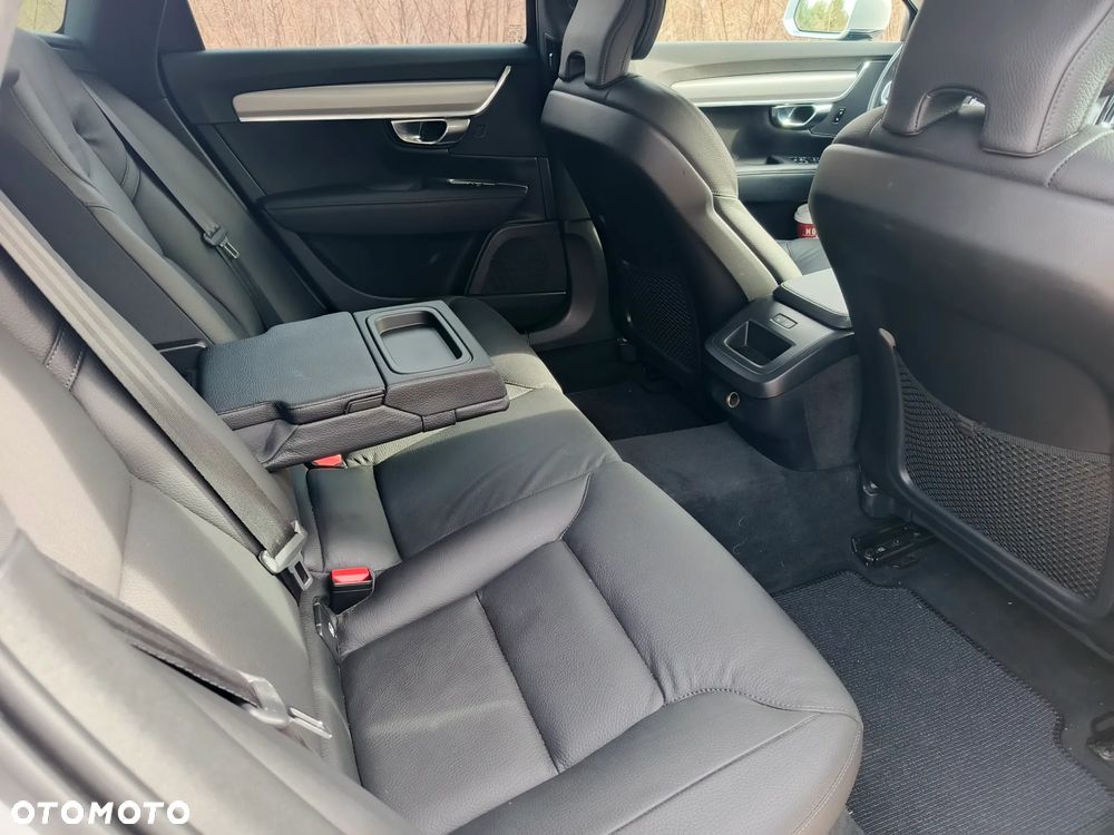 Volvo V90 D5 AWD Momentum - 28