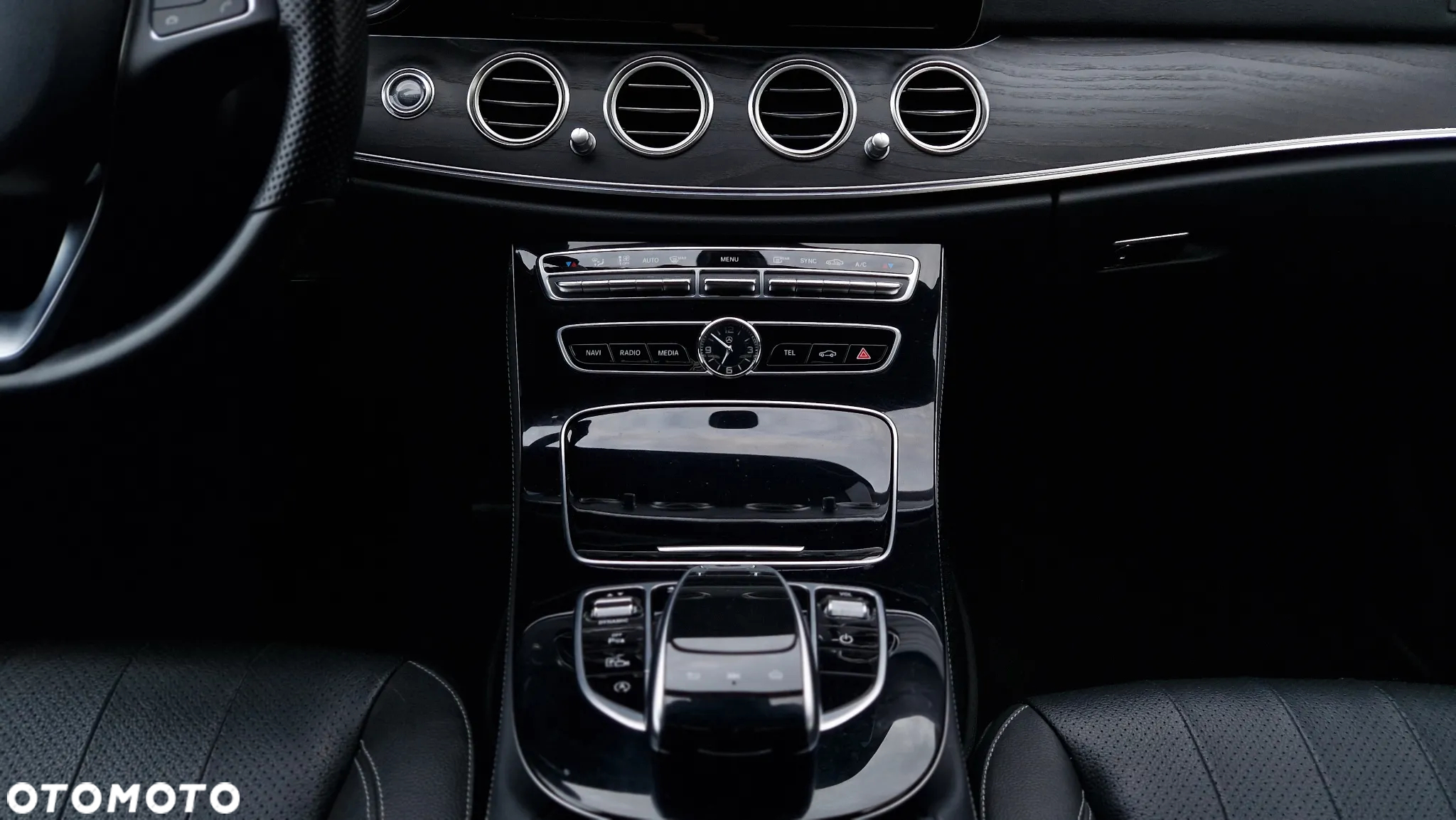 Mercedes-Benz Klasa E 300 9G-TRONIC Avantgarde - 18